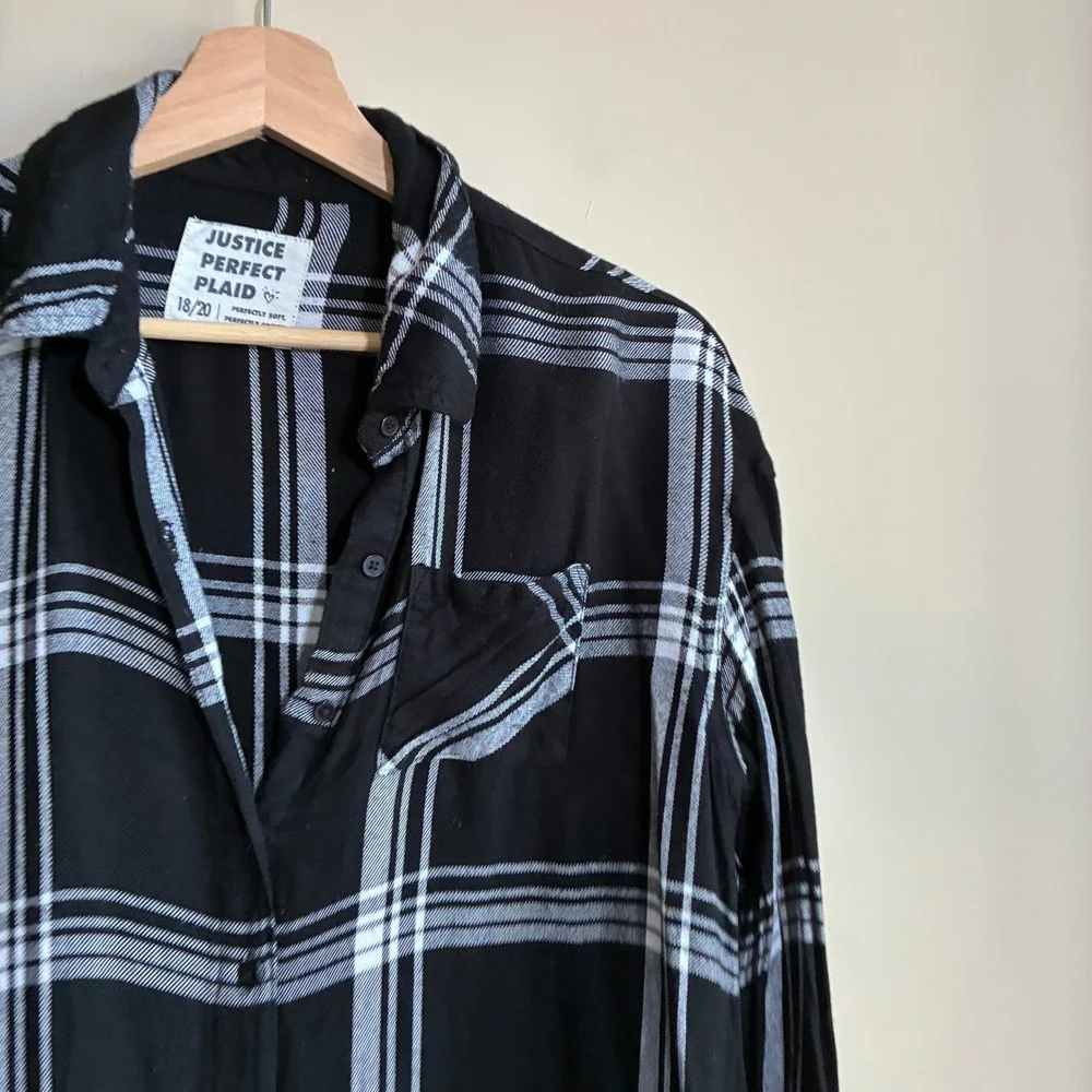 Justice Perfect Plaid Button Down Shirt 18/20 Black White Girls Viscose Top